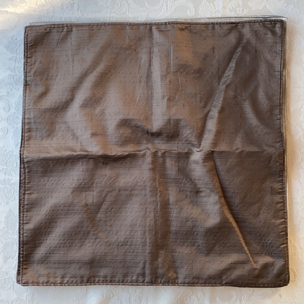 ARMANI Casa silk and cotton placemats